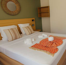 chambre avec lit double au club keravel, vacances bleues