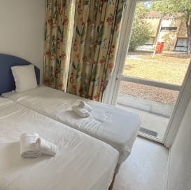 Oleron-Grand Air-Chambre Essentielle 2 personnes- Mimosa- 1024x681.png