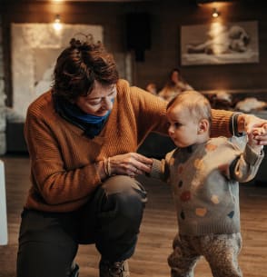 Eden des Cimes - famille bébé marche - format carré