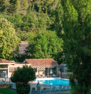 Résidence 3_ Domaine de Château Laval-Gréoux les bains.jpg