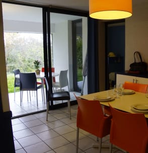 Salon Appartement Lou Castel