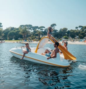 Les équipements : bateau pédalier - Club Plein Sud Hyères