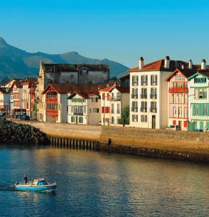 port de saint jean de luz - pays basque- vacances bleues