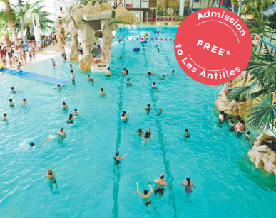 people swimming in the fun area of Les Antilles de Jonzac