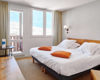 Chambre confort 2 personnes vue pistes de Belle Plagne***