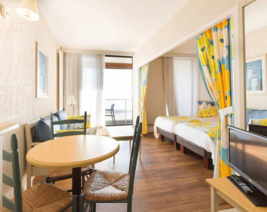 salon des studios essentielle 4 personnes au grand large