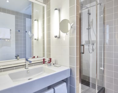 Salle de bain Chambre Confort 1 pers, hôtel spa à Dax