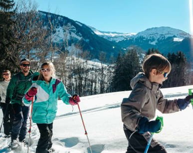 Family walk in the Chalets du Prariand