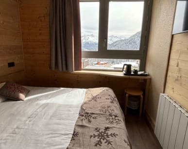 Arc en Ciel - chambre double - vacances au ski - savoie en hiver