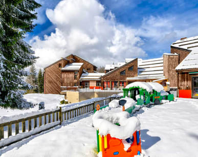 919x613_carroz-tavaillons-club-exterieur.jpg