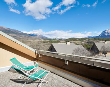 Terrasse d'une chambre double, club*** les Horizons du Lac