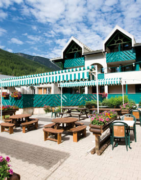 385x508-alpes-dazur-exterieur-ete.jpg