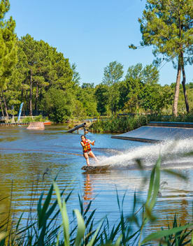 LACA_386x508_Activ-wake-board.jpg