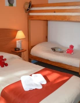Appartement lits superposés et serviettes et nounours - Keravel - Vacances Bleues