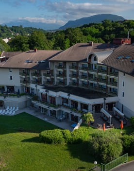 Vue extérieure de l'hôtel Villa Marlioz à Aix-les-Bains - Hôtel Spa Aix-les Bains - Vacances Bleues