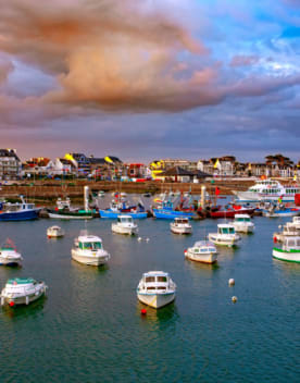 Plusieurs bateaux amarrés près du port de Quiberon au coucher du soleil - Club*** Keravel - Erdeven