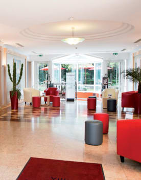 hall-villa-modgliani-386x508.jpg