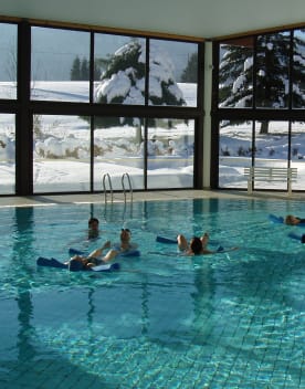 Piscine intérieure chauffée à Forgeassoud