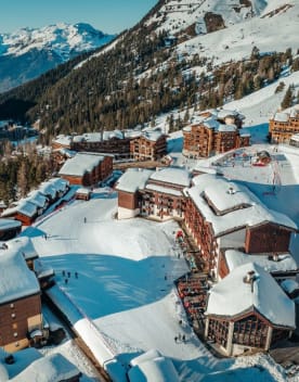 Hotel Eden des cimes vue station drone - L’Eden des Cimes à La Plagne - Vacances Bleues