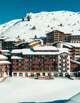 facade-hotel-belle-plagne-386x508.jpg