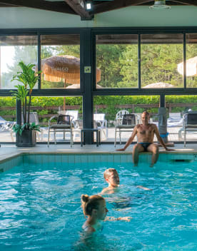 The heated pool at Les Horizons du Lac