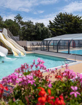Espace aquatique avec piscine extérieure et toboggans & une piscine intérieure chauffée - Club Keravel*** - Erdeven
