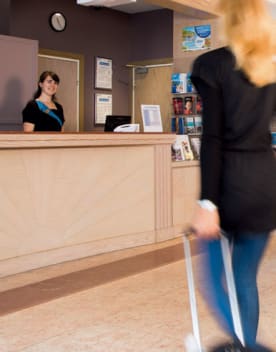 reception-hotel-villa-modigliani-386x508.jpg