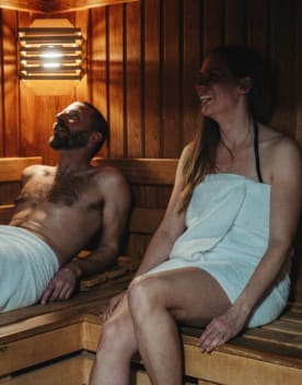 couple au sauna - Goûtez des moments intenses dans notre résidence de vacances au ski