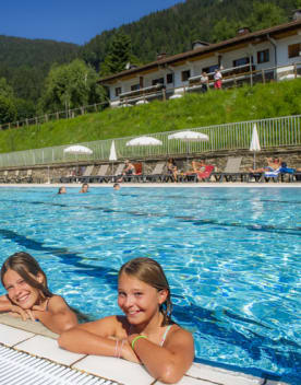 La piscine des Chalets du Prariand