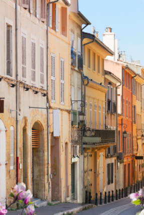 Vieille rue d'Aix en Provence - Vacances Bleues