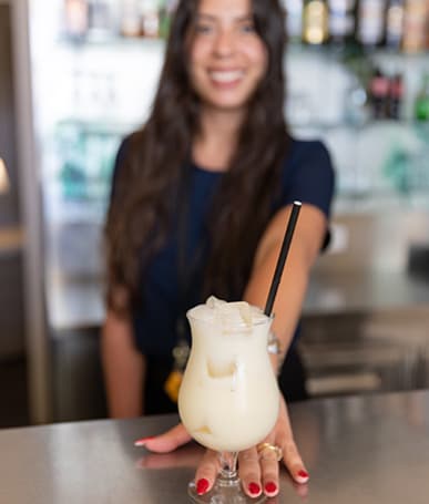 Cocktail au bar de l'hôtel Balmoral - Menton - Vacances Bleues