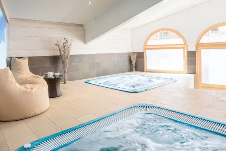 JACUZZI_067-MMV-Tignes-LesBrevieres©MANU_REYBOZ_H18 (1).jpg