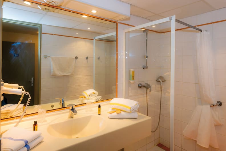 Salle de bain d’une chambre, Domaine de Château Laval