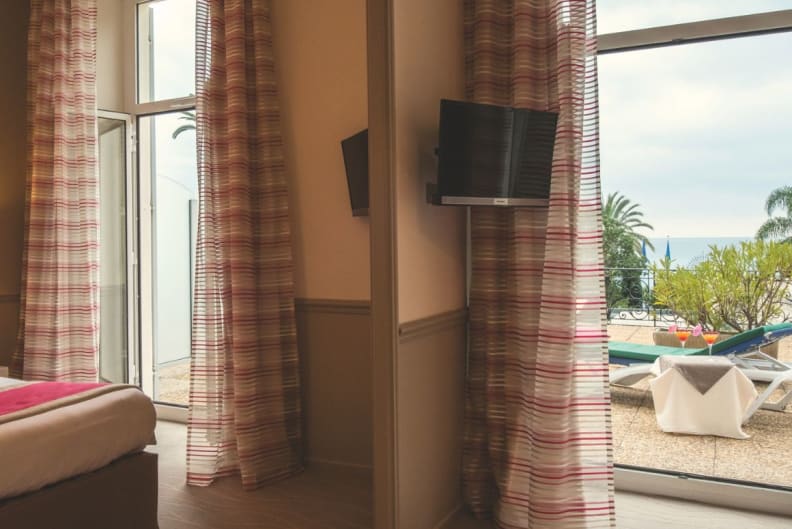 Royal Westminster Hotel Menton - room with terrace and sea view in Menton