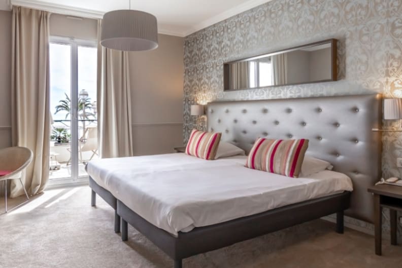 Ch-Confort-2P-Mer-Terrasse-Royal-1440x543