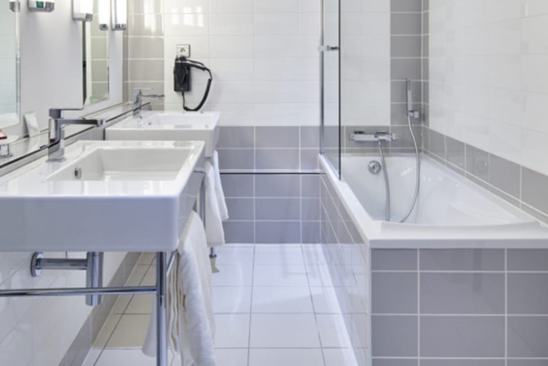 Salle de bain Chambre  Privilège 3 pers, hôtel spa à Dax