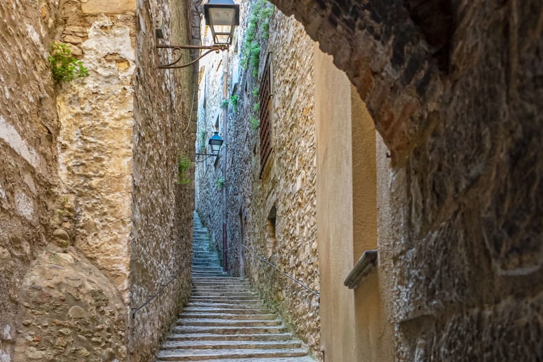 ruelle-gerona-espagne2000x1333.jpg