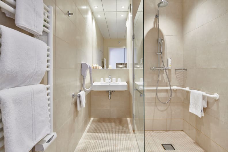 Salle de bain chambres Le Royal Westminster***