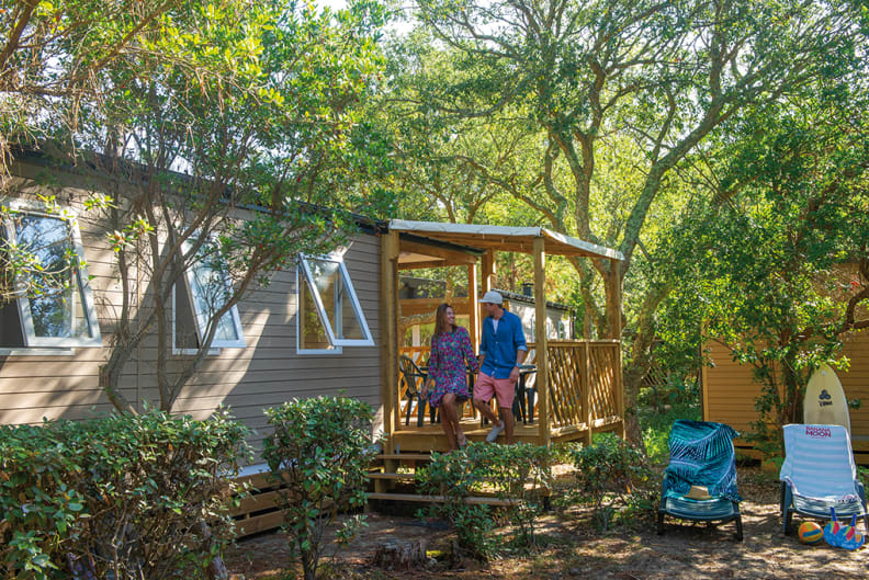 Terrace of a mobile home at Domaine de l'Agréou