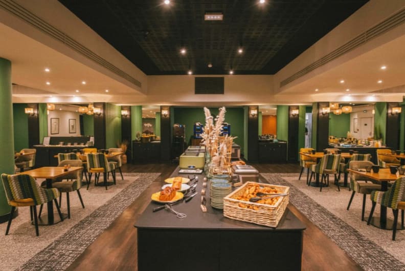 Buffet Villa Modigliani.jpg