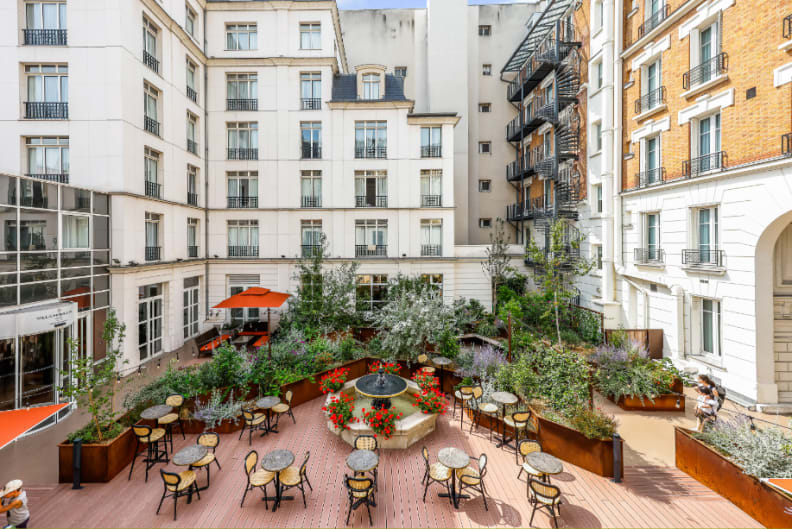 Interior courtyard of the Villa Modigliani***.