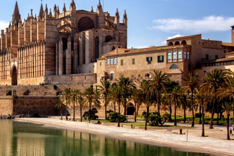 Cathedrale-palma-de-majorque1440x543.jpg