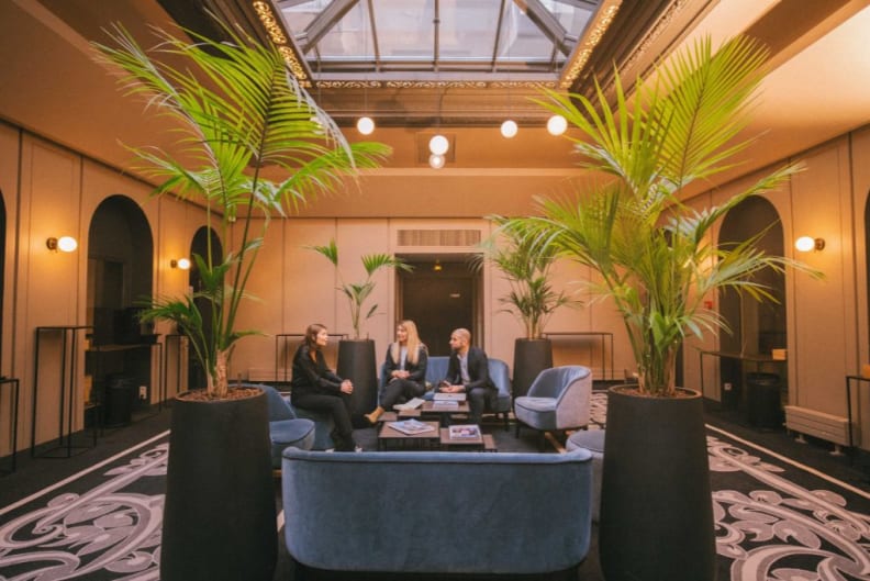 Provinces Opéra salon verrière.jpg