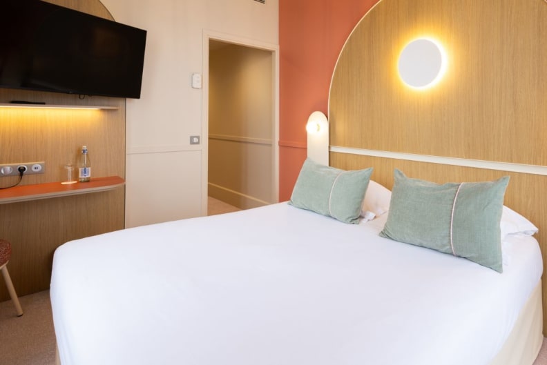 Balmoral Hotel in Menton - double room with sea view - Vacances Bleues