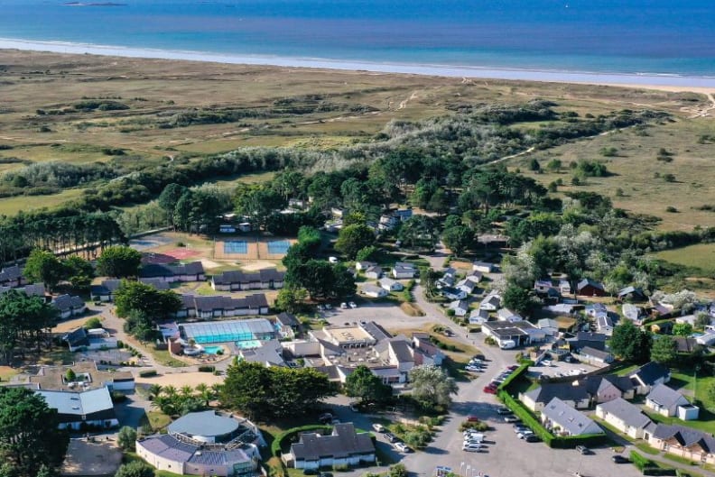 vue aerienne village vacances keravel