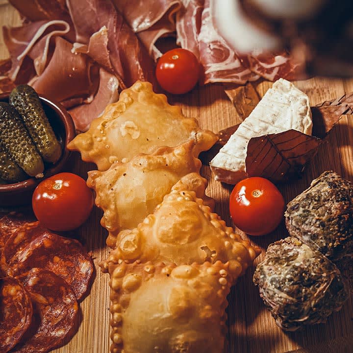 Spécialités culinaires Hautes Alpes - tourtons charcuterie fromage
