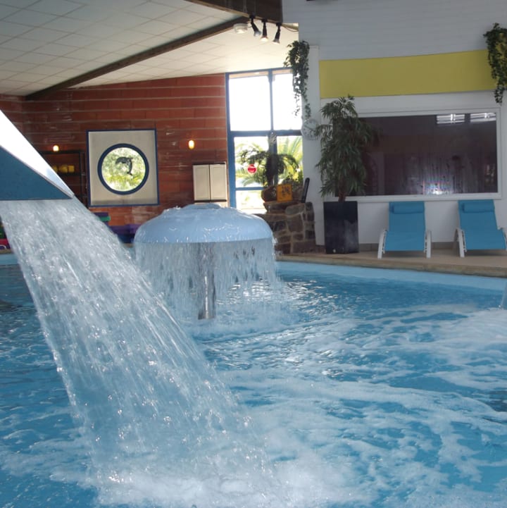 Keravel-Piscine intérieure-Vacances bleues