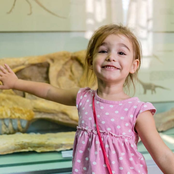 Petite-fille-musee.jpg