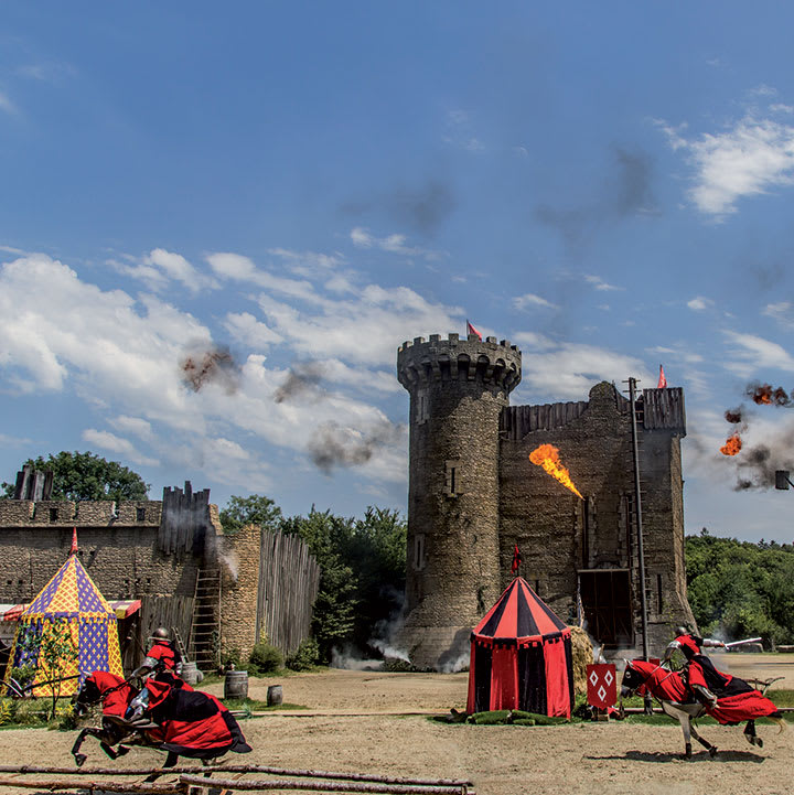 puy-du-fou-720x721.jpg