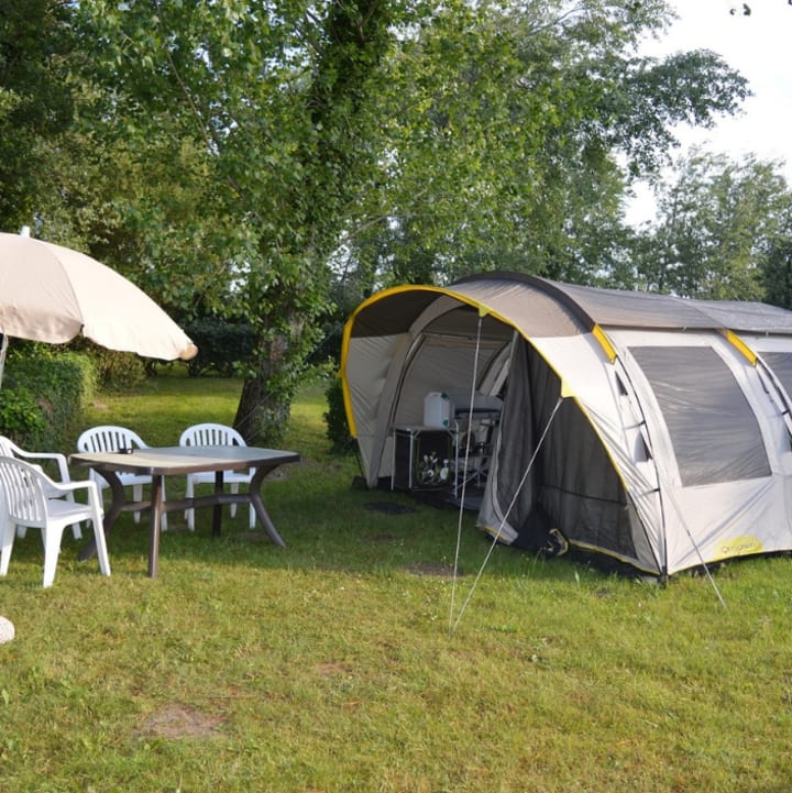 emplacement de tente au camping keravel